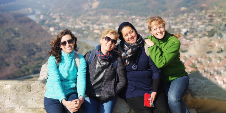 Best Vacation Tours for Singles: Top Destinations, Experiences, and Travel Perks